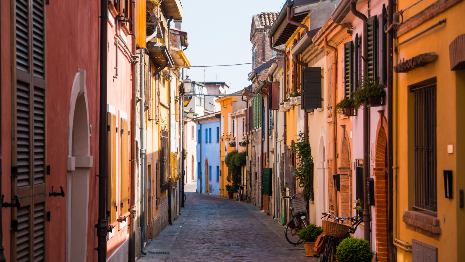 Ce hotspot roman-meets-rivierra est l'une des destinations touristiques les plus surpeuplées d'Europe