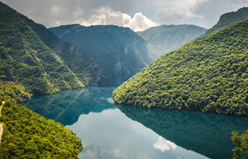 L'un des parcs nationaux les plus sous-estimés d'Europe est un pays des merveilles sauvages abordables de lacs glaciaires et de canyons