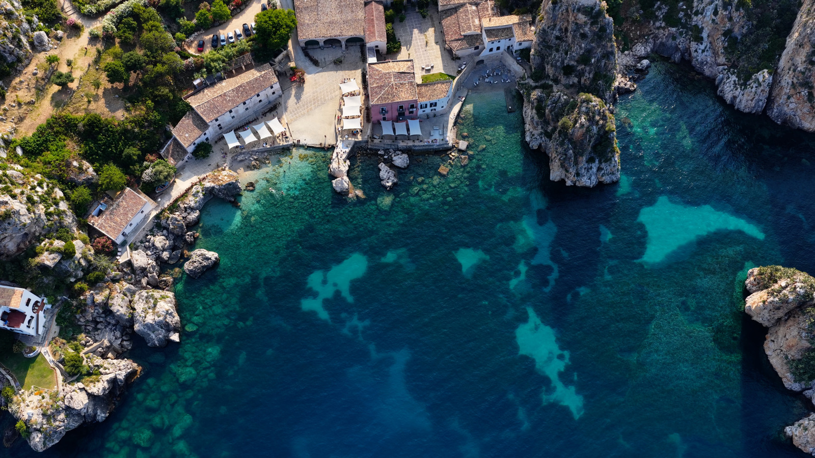 L'idylle de l'île sauvagement sous-estimée d'Italie est un rêve sicilien avec des mers bleues parfaites