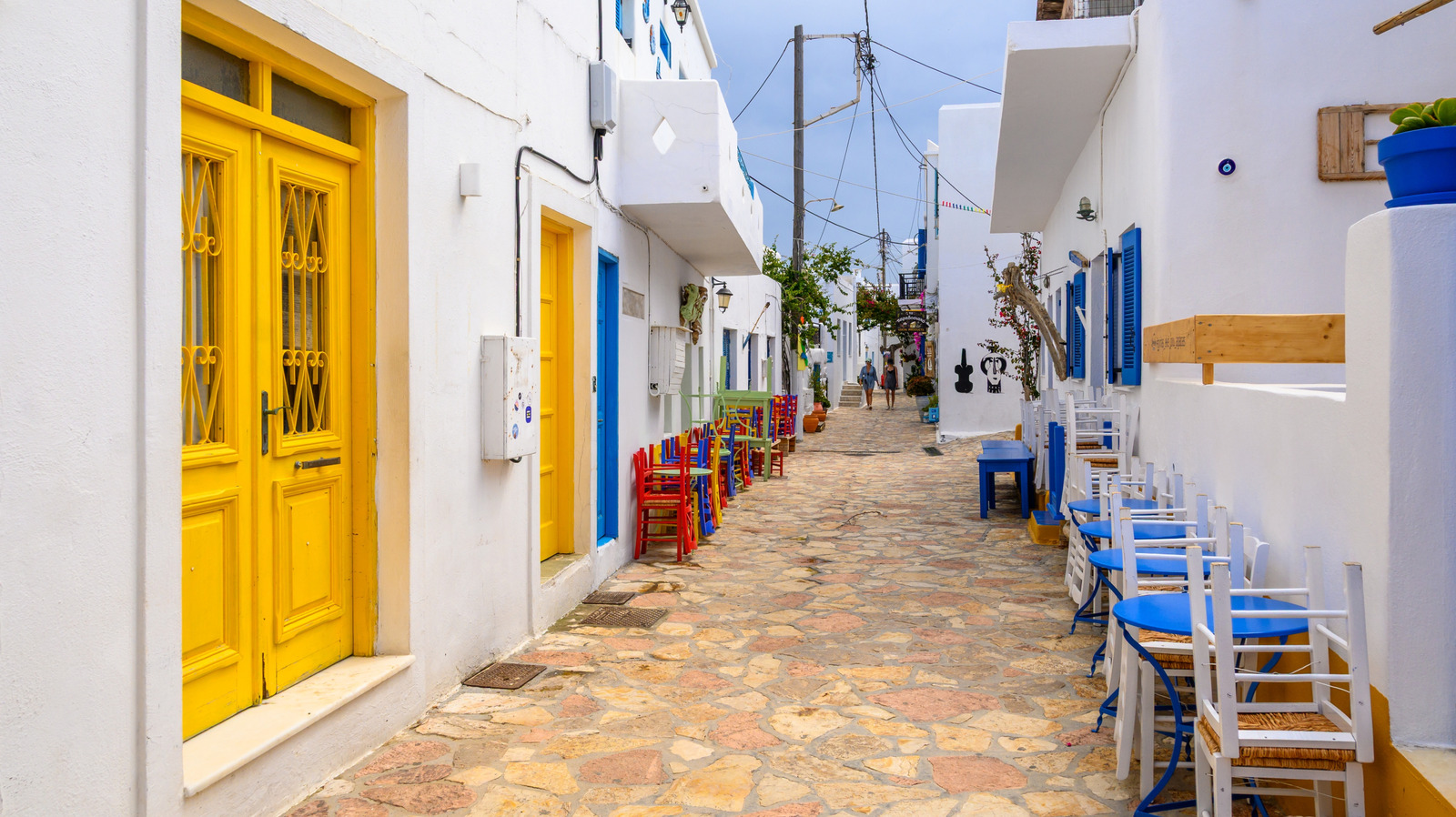 Le paradis de l'île de mer de la Grèce sous-estimée a des plages de type Caraïbe et des vibrations décontractées pour une escapade authentique