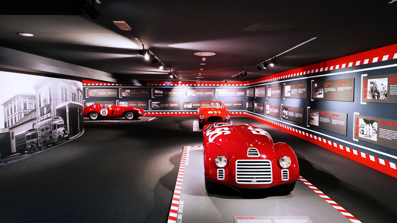 Affichages de voitures au Ferrari Museum