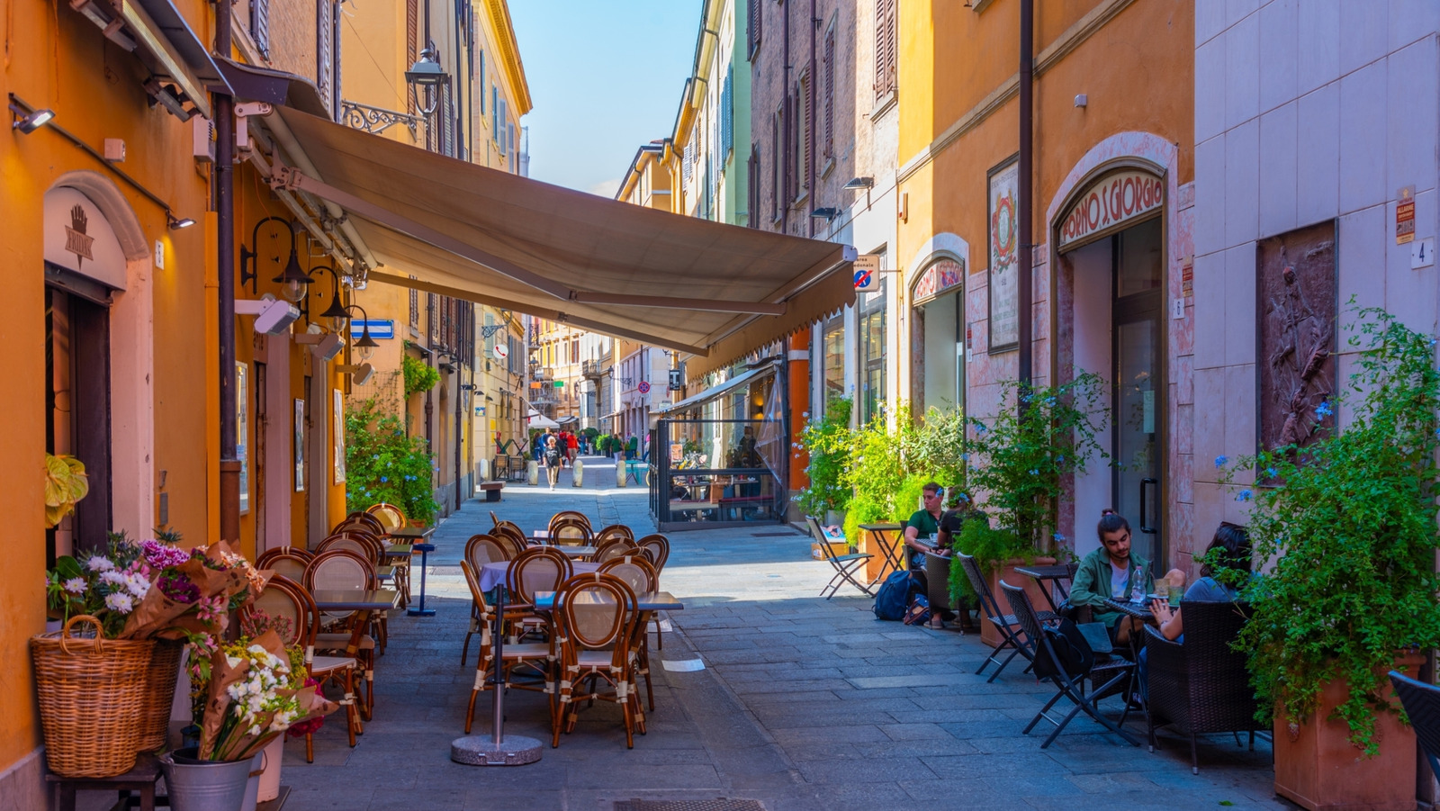 Le lieu de naissance du vinaigre balsamique est une ville italienne extrêmement sous-estimée remplie de goût, d'art et de charme décontracté