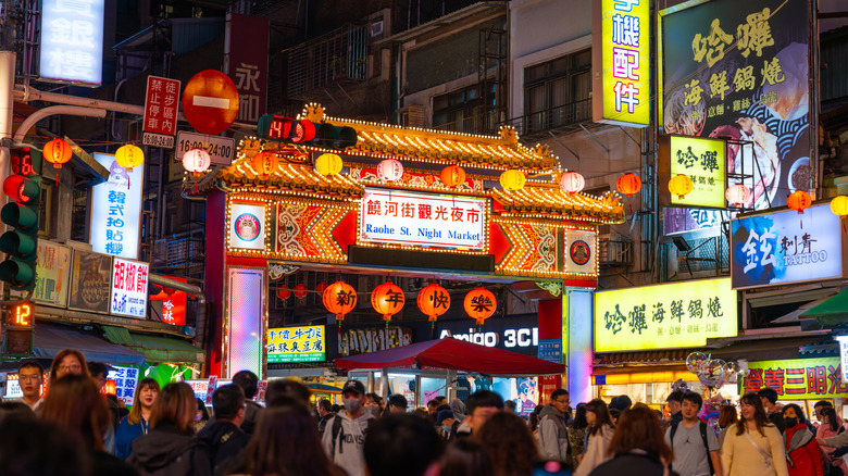 Taipei, le marché nocturne de la rue Raohe de Taiwan