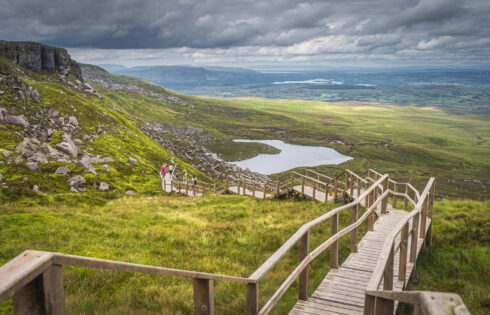 Ce géopark de l'UNESCO en Irlande et en Irlande du Nord propose l'un des sentiers de promenade les plus étonnants d'Europe