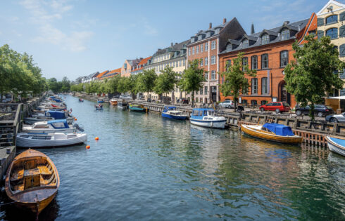 Un quartier coloré et historique avec des canaux et des pavés est considéré comme «Copenhague par excellence»