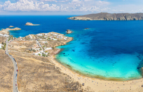 La plage préférée de Samantha Brown en Grèce est un bijou de Mykonos calme loin des foules de secours