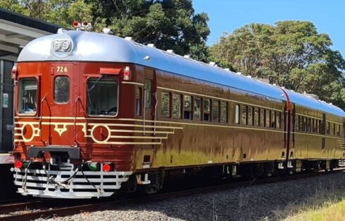 Le premier train à énergie solaire au monde vous repoussera silencieusement l'une des destinations de vacances préférées de l'Australie