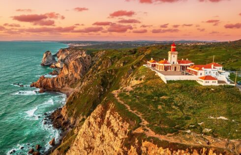 Le point le plus à l'ouest de l'Europe continentale est un magnifique parc du Portugal avec des falaises dramatiques et une vue imprenable