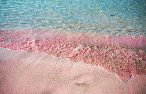 La raison bouleversante de l'une des plages les plus époustouflantes de la Grèce pourrait être une expérience extrêmement décevante