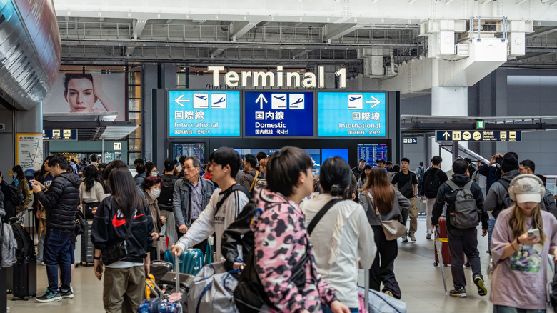 Passagers du terminal 1 de l'aéroport international de Kansai