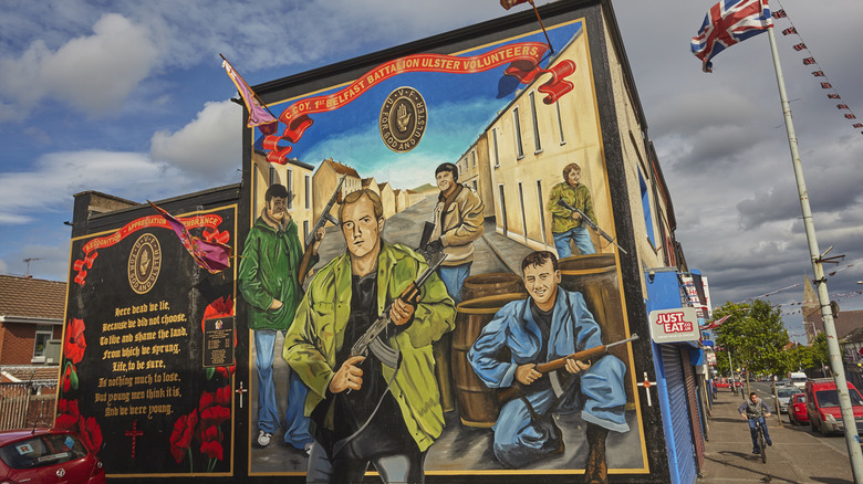 Une fresque loyaliste à Belfast, en Irlande du Nord