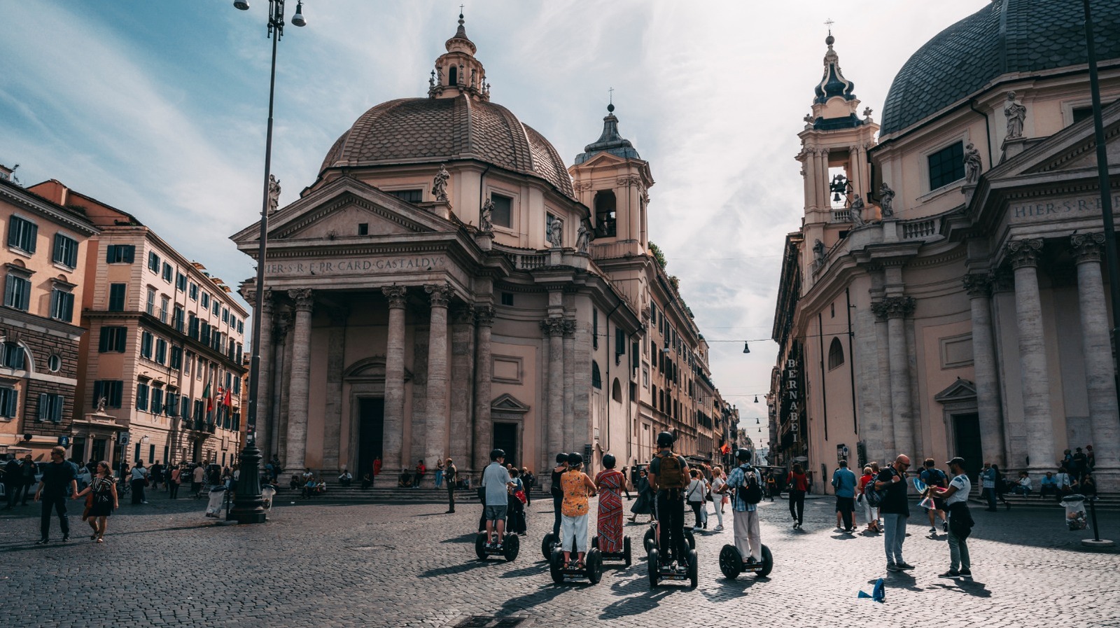 Si vous êtes limité à temps, il existe un moyen sous-estimé d'explorer la plupart de Rome tout en vous sauvant les jambes
