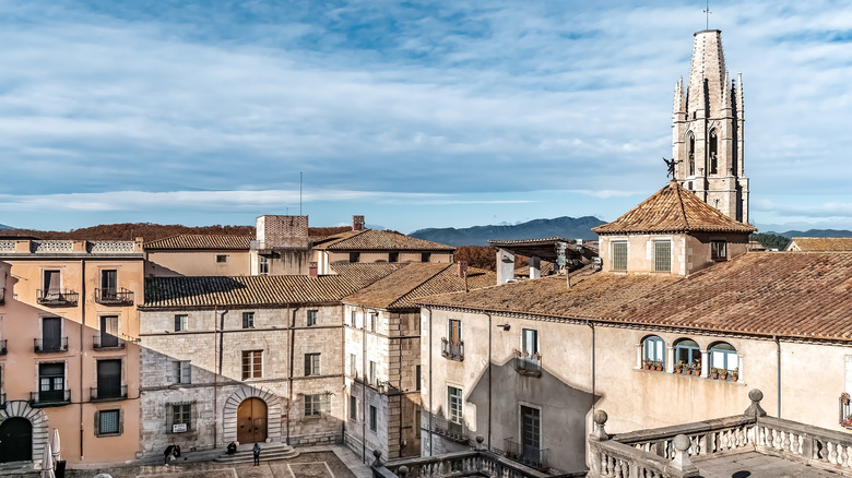Une place historique à Gérone