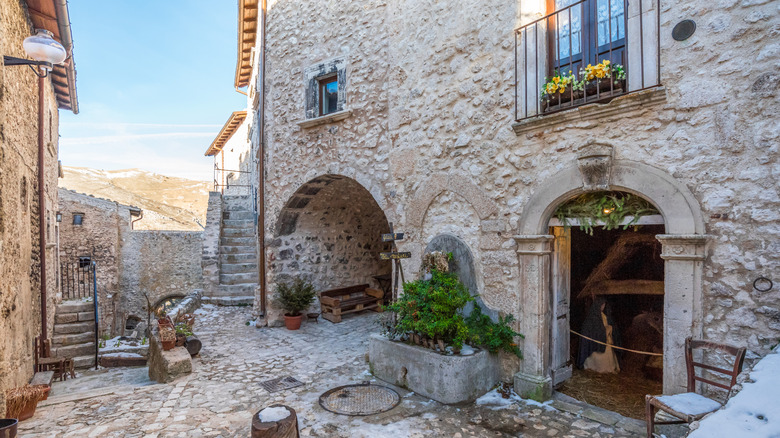 Streets médiévaux de Santo Stefano di Sessanio