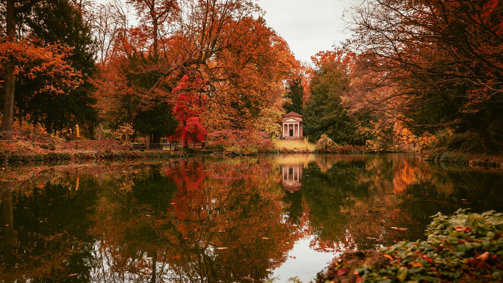 L'une des meilleures destinations de feuillage d'automne de 2025 est une région italienne sans fin avec un charme automnal