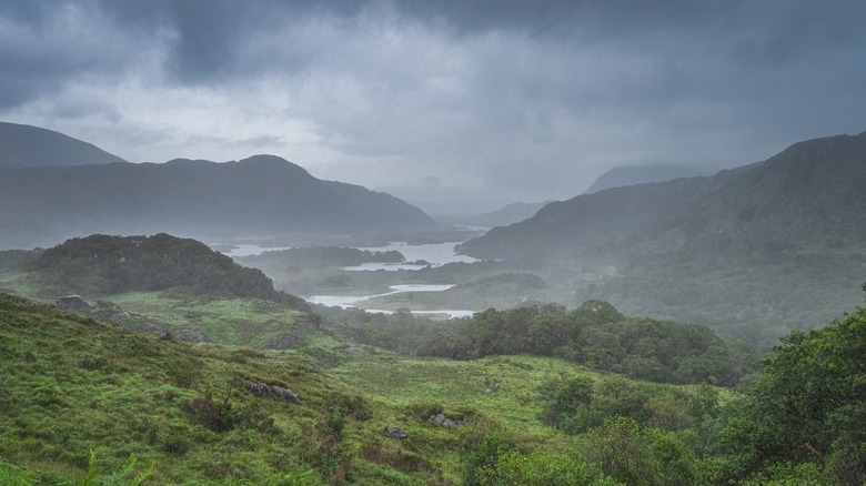 Jour couvert dans les montagnes irlandaises