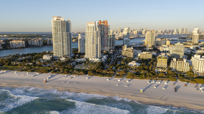 Vue aérienne du littoral de Miami