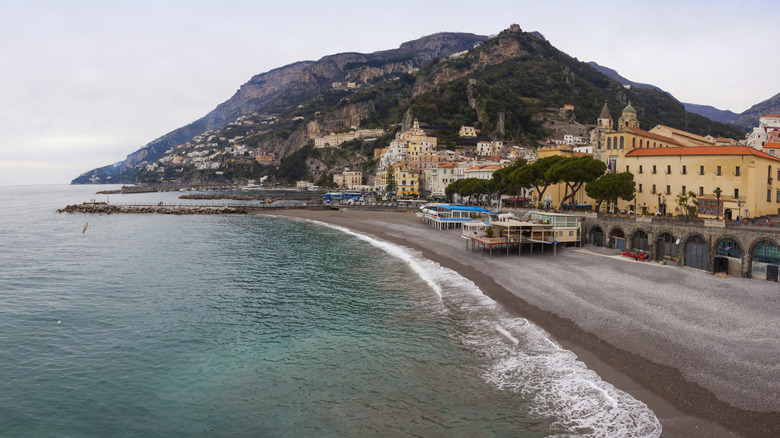 Côte amalfitaine vide en Italie pendant l'hiver