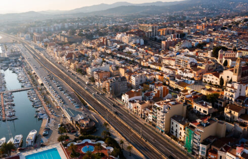 L'une des meilleures villes balnéaires d'Espagne offre une évasion plus silencieuse et une retraite de bien-être à proximité juste à l'extérieur de Barcelone