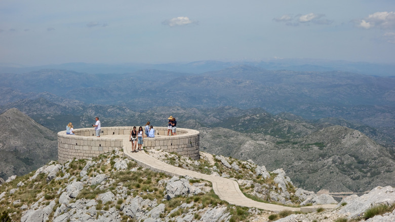 Point de vue dans le parc national de Lovćen