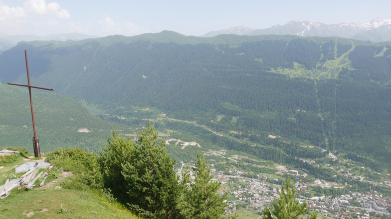 La Croix sur Mestia, montagnes du Caucase, Géorgie
