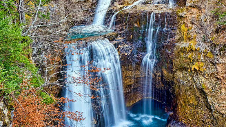 Cascades dans le parc national d'Ordesa et du Mont-Perdu