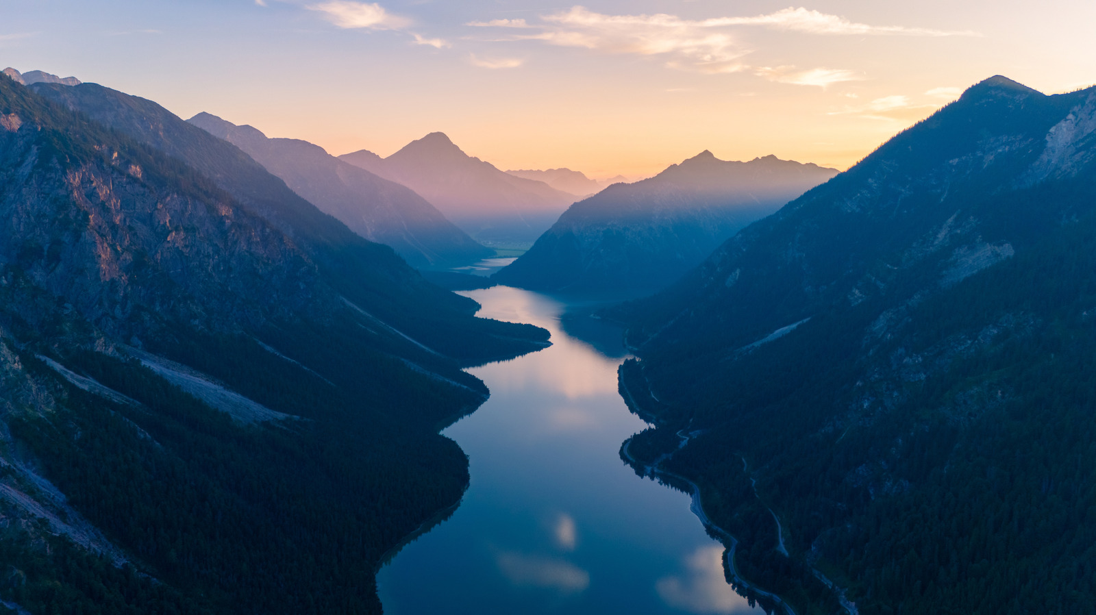 Cette randonnée alpine pittoresque au sud de Munich mène à un lac caché avec une vue imprenable sur les montagnes