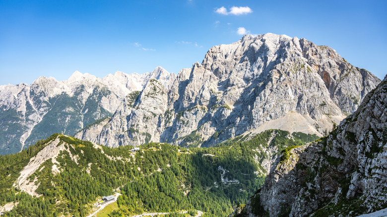 Le col Vrsic dans les Alpes juliennes de Slovénie