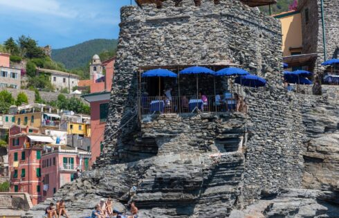 Le restaurant de bord de mer le plus recommandé en Italie par Rick Steves est un savoureux charmeur méditerranéen
