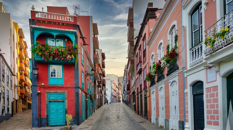 Bâtiments colorés à Santa Cruz de la Palma à La Palma, Espagne