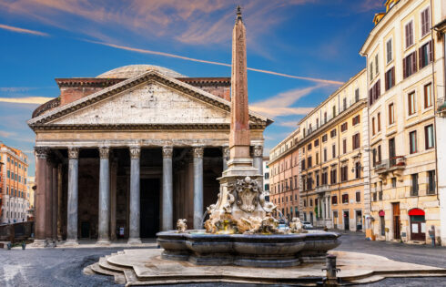 Un touriste tombe mortellement de l'une des attractions les plus visitées de Rome