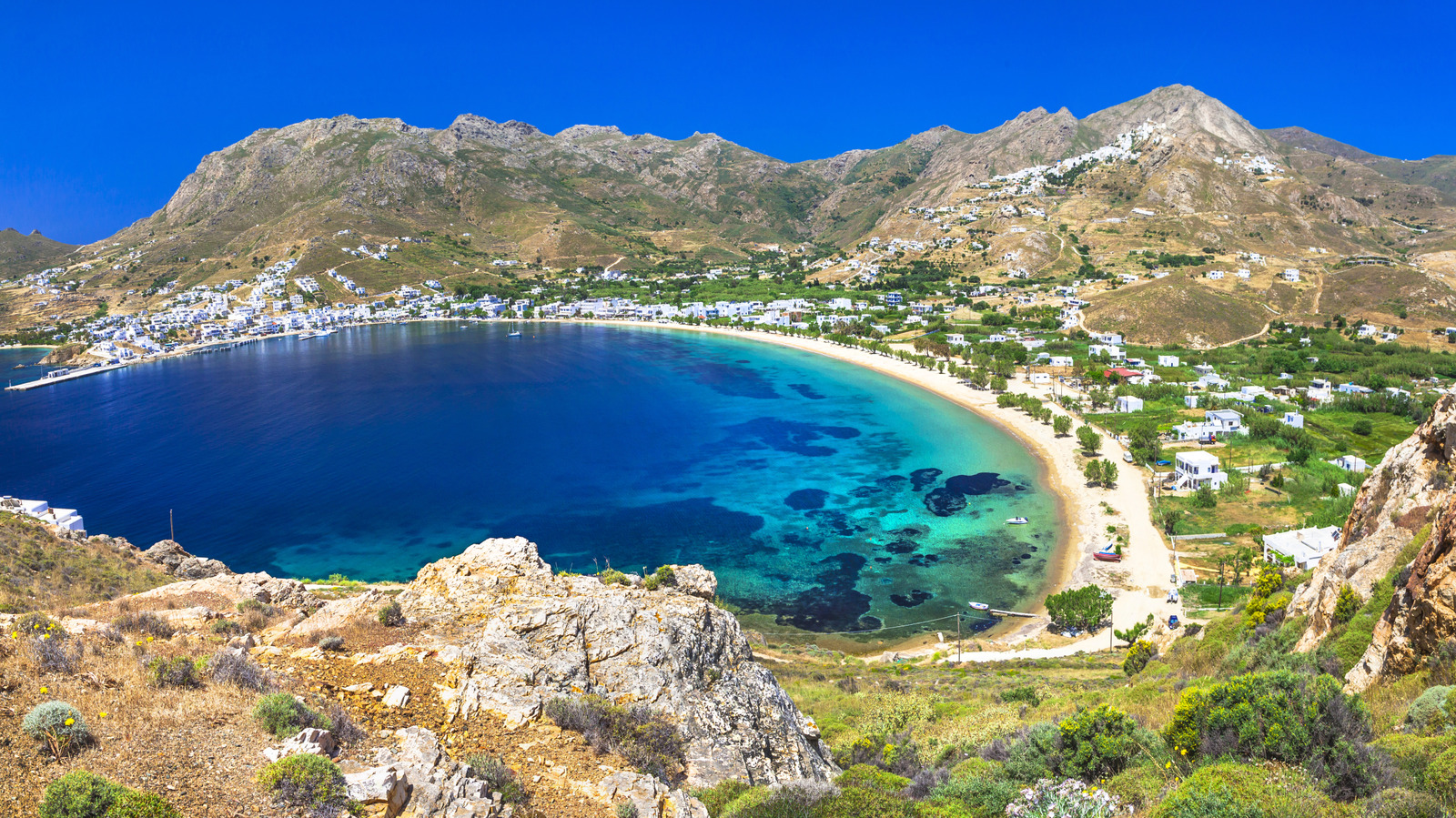 L'île grecque sous le radar est un joyau à couper le souffle, rempli de plages et de restaurants locaux