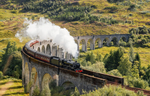 Rick Steves dit que ce train à vapeur traversant les Highlands écossaises est le véritable train pour Poudlard