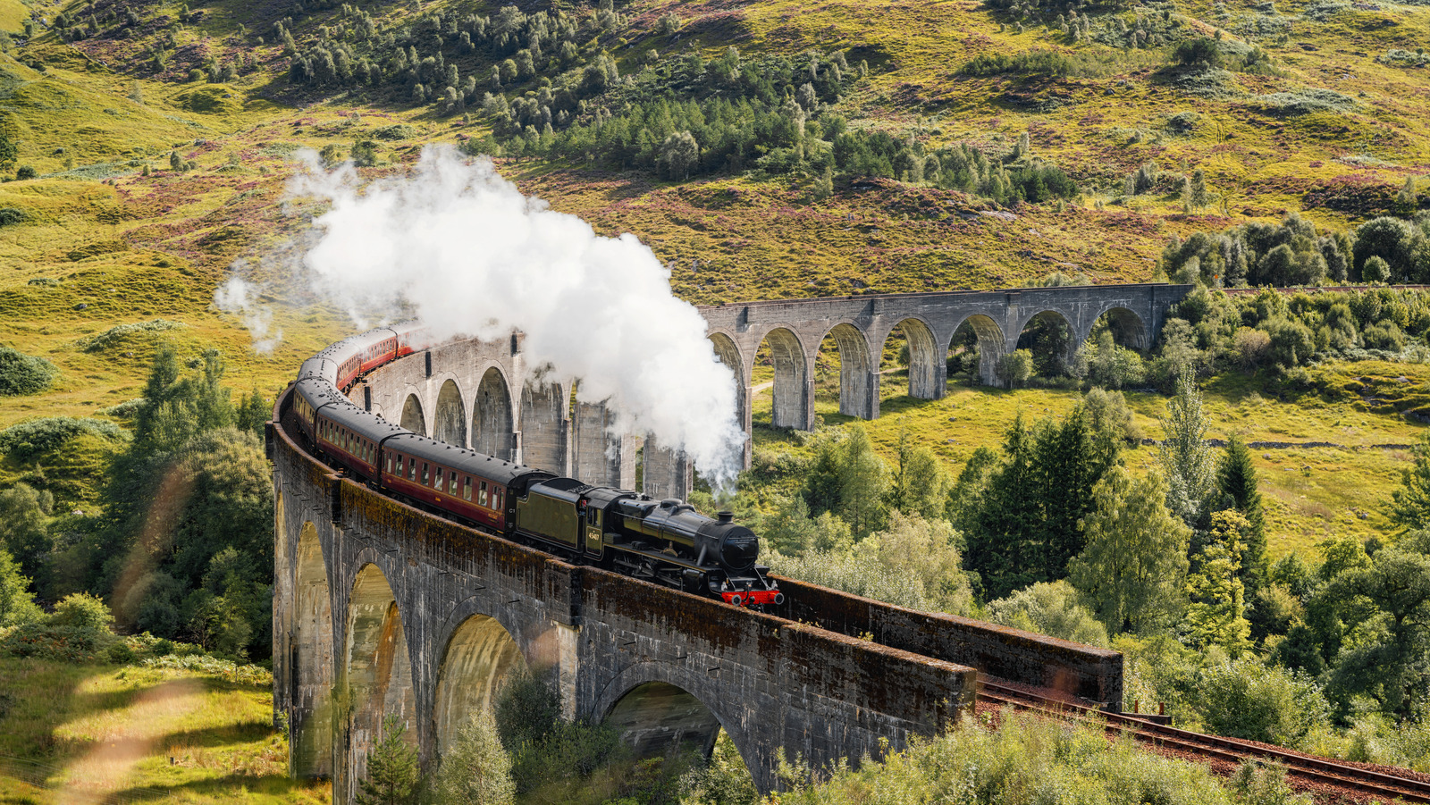 Rick Steves dit que ce train à vapeur traversant les Highlands écossaises est le véritable train pour Poudlard