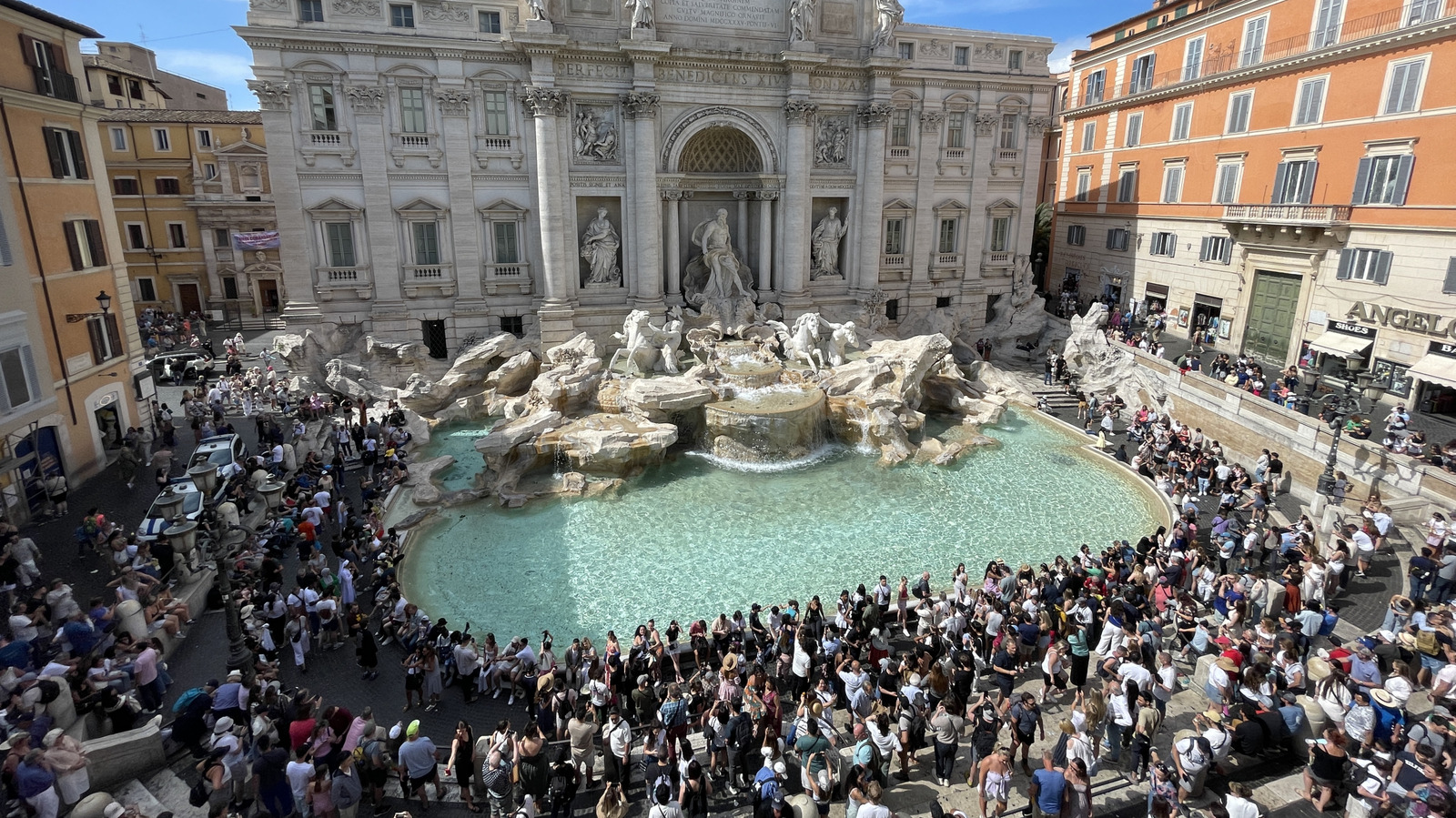 Un nouveau droit à la fontaine de Trevi change la façon dont les touristes découvrent le monument emblématique de Rome