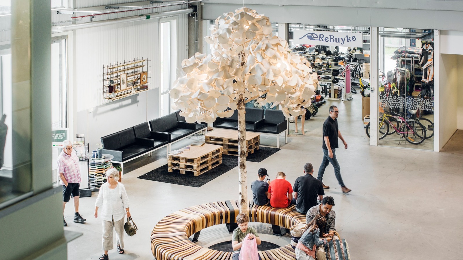 Le premier centre commercial d'occasion au monde est un joyau abordable en Suède