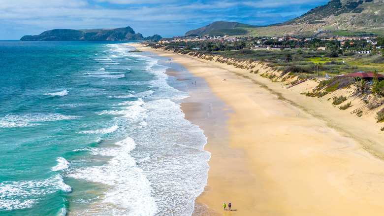 Vue aérienne de la plage sur l'île de Porto Santo, Portugal