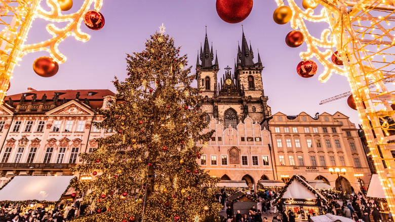 Arbre de Noël dans la vieille ville de Prague