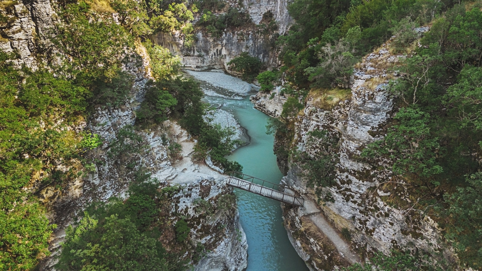 Le « Colorado des Balkans » se trouve dans un pays européen montagneux offrant de superbes randonnées