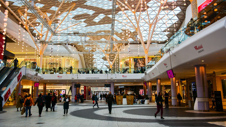 Boutiques et architecture intérieure à Westfield London