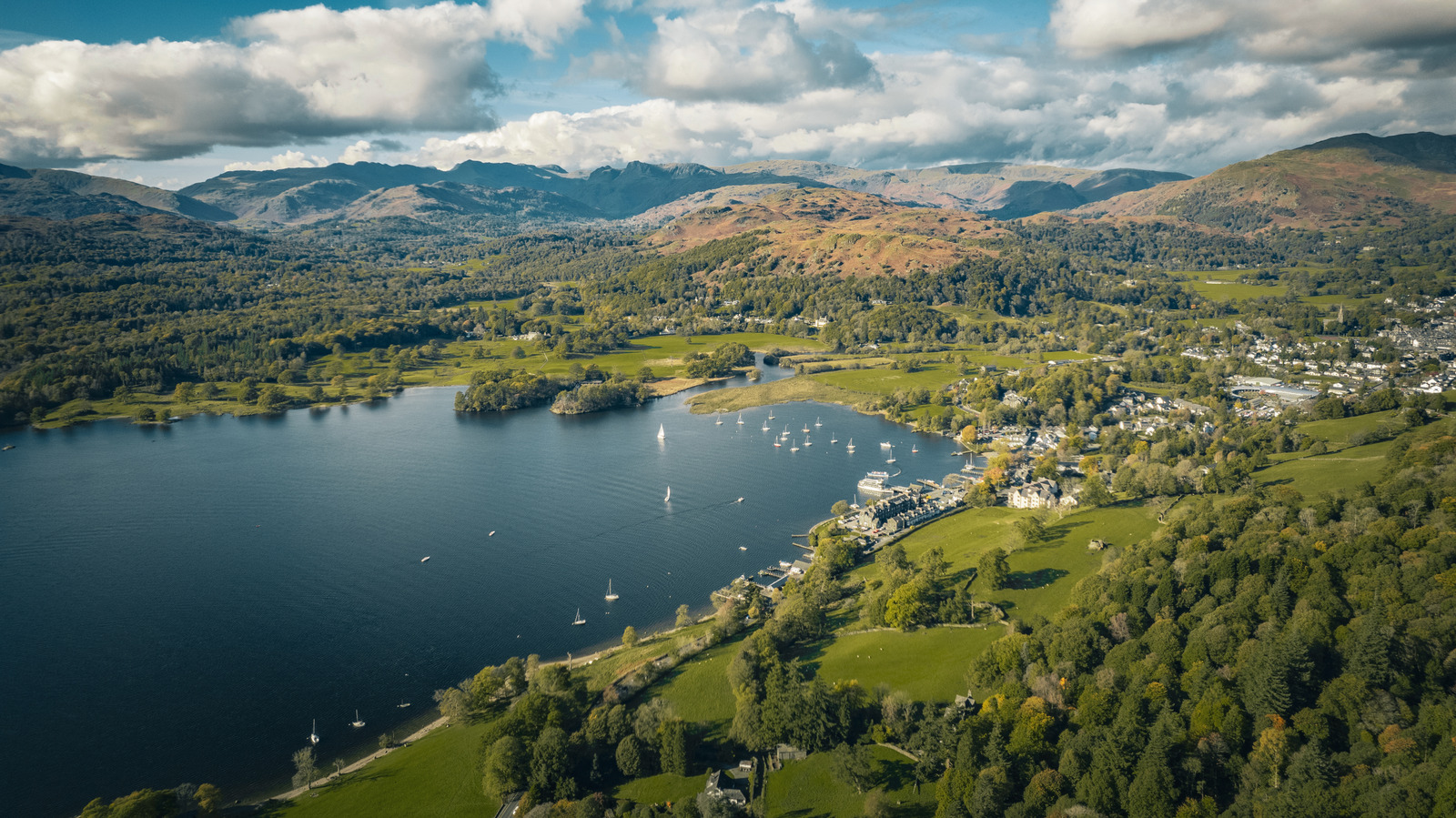 Le plus grand lac d'Angleterre est une beauté à visiter