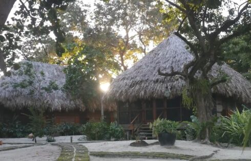 Ces complexes hôteliers pittoresques du Belize appartiennent à un célèbre cinéaste