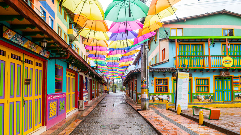 Rues colorées de Guatape près de Medellin, Colombie