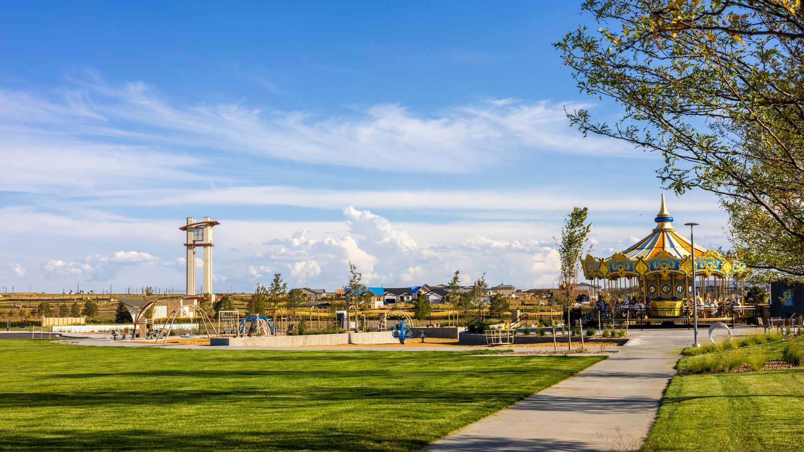 Le quartier Aurora planifié par le Colorado séduit par ses bouchées locales, ses sentiers panoramiques et son ambiance artistique
