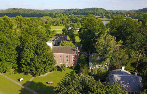 Cette ville de l'Indiana est un secret bien gardé des touristes avec son charme suisse et ses vues sur le fleuve
