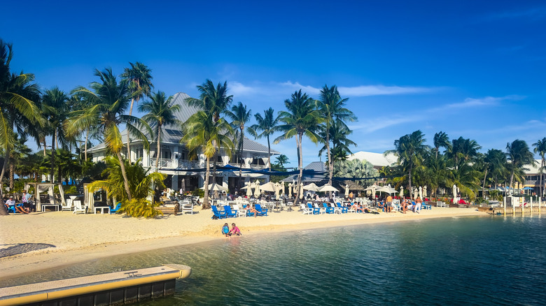 Vue sur l'eau du club de plage de Rum Point, Grand Cayman