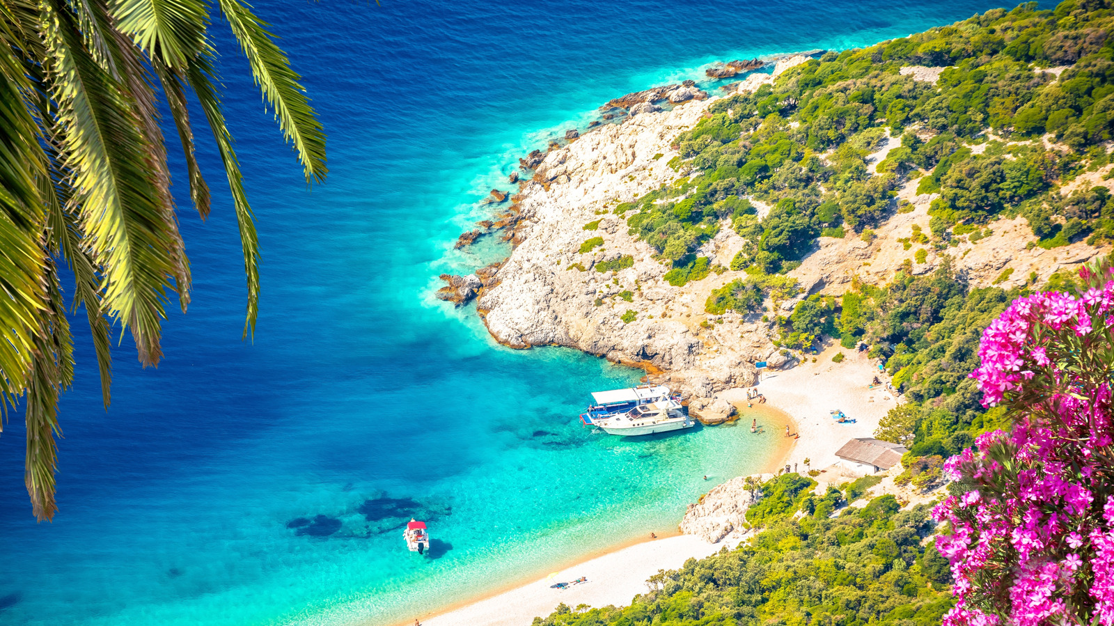 Oubliez Santorin, visitez l'île sous-estimée de Croatie avec moins de monde et des plages aux eaux turquoise