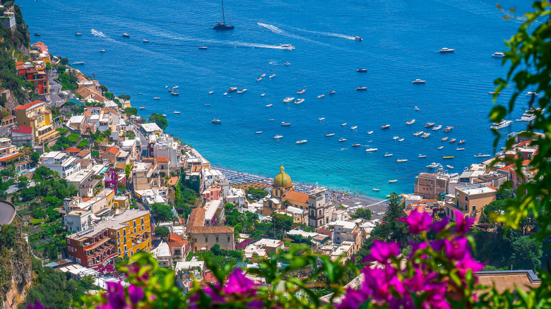 Falaise pittoresque de Positano sur la côte amalfitaine