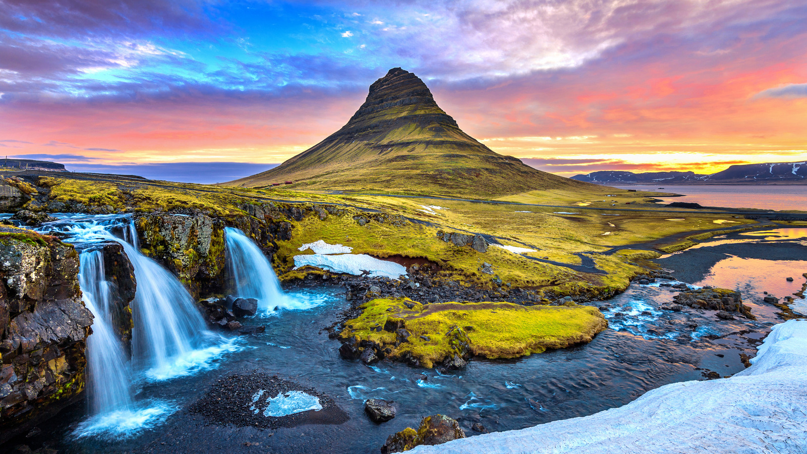 Cette péninsule accidentée et peu fréquentée avec des volcans et un glacier est « l'Islande en miniature »