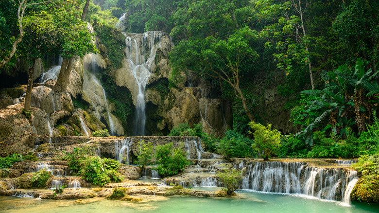 Chutes de Kuang Si près de Luang Prabang, Laos.